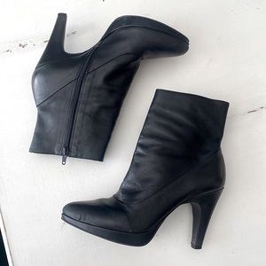 Gianni Bini leather ankle boots